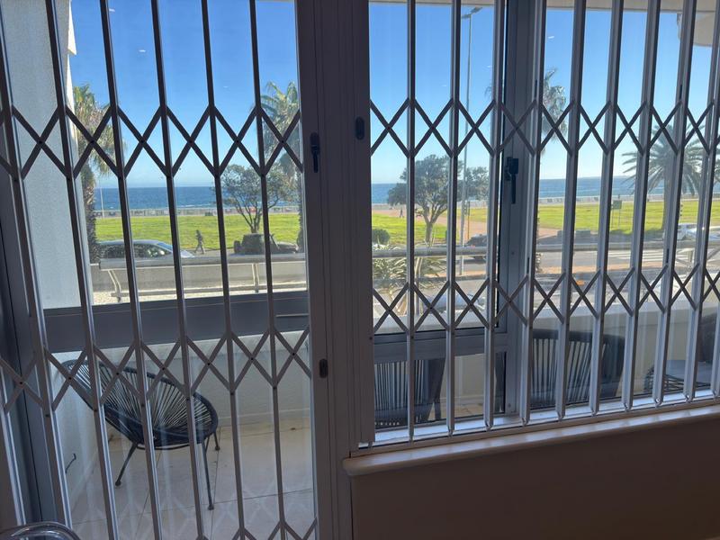 2 Bedroom Property for Sale in Sea Point Western Cape